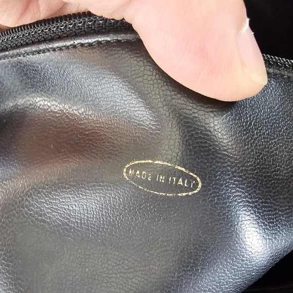 CHANEL Vintage Black Quilted Leather Shoulder Bag - Picture 7 of 16